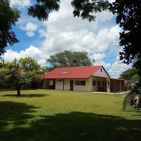 Dornhuegel Guestfarm Hotel Grootfontein Exterior foto