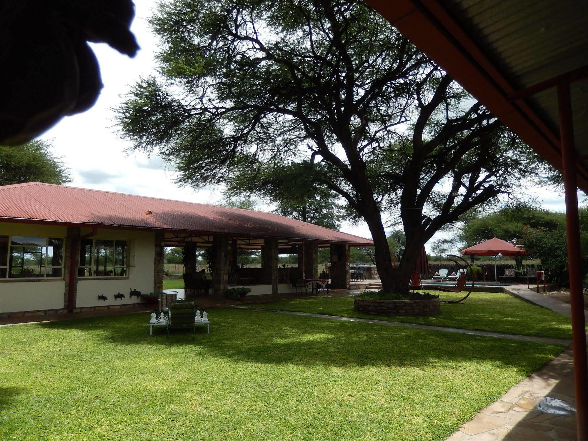 Dornhuegel Guestfarm Hotel Grootfontein Exterior foto