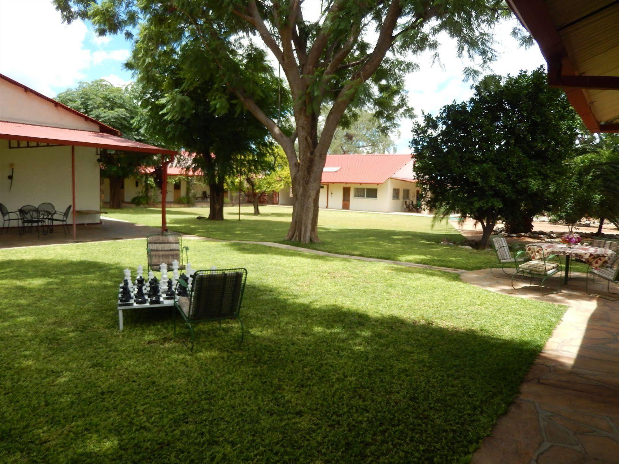 Dornhuegel Guestfarm Hotel Grootfontein Exterior foto